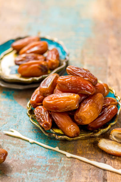 تصویر 1 از خرما زاهدی درجه یک با طعم طبیعی و کیفیت ممتاز