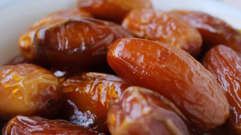تصویر 3 از خرید و فروش خرما زاهدی ممتاز بوشهر با شرایط فوق العاده