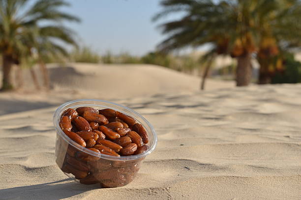 تصویر 4 از قیمت خرید خرما زاهدی عسلی تازه با فروش عمده