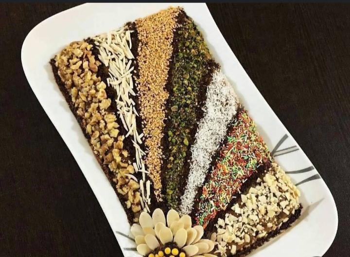 قیمت و خرید رنگینک خرمایی طارونه با مغز گردو