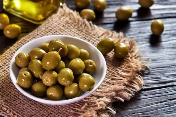 تصویر 1 از قیمت عمده + زیتون ویژه کامروز + ۵کیلویی
