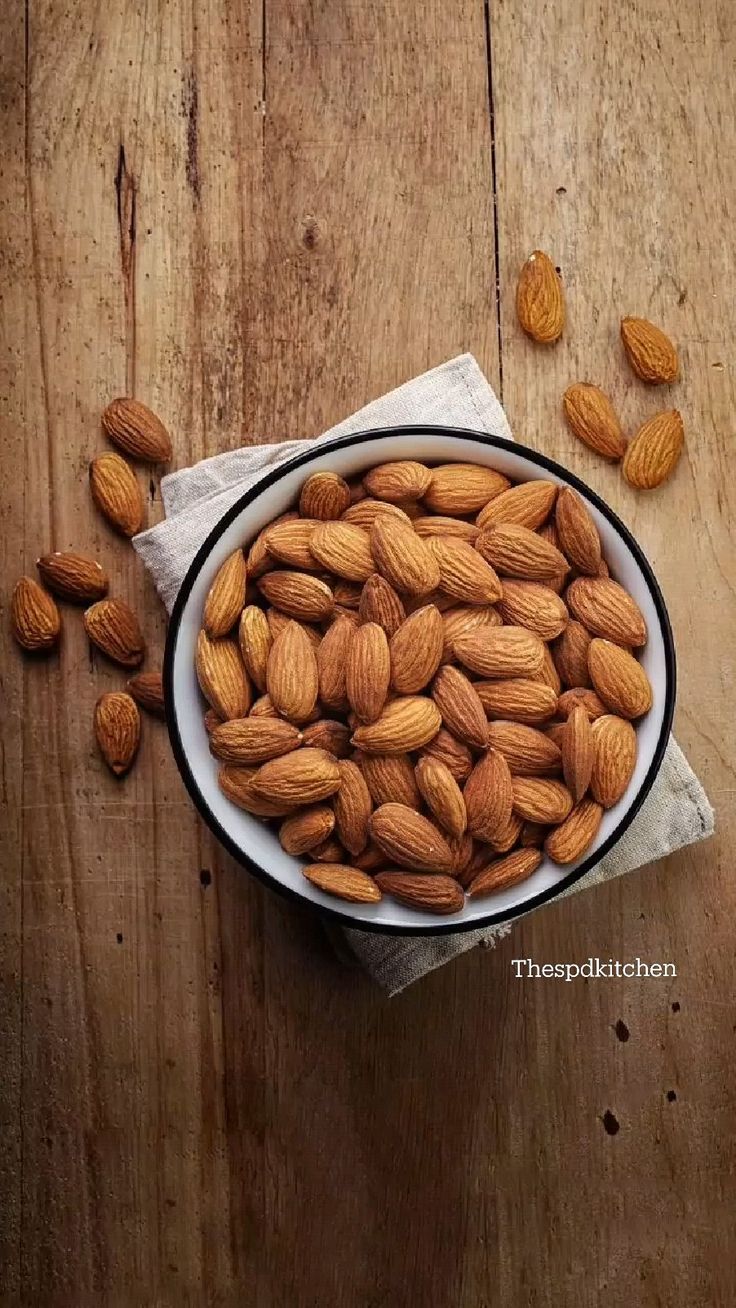 مغز بادام درختی