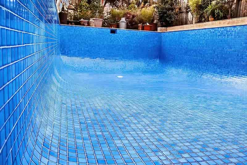 تصویر 2 از فروش کاشی استخری با بهترین قیمت و کیفیت تضمینی