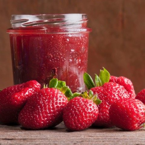 تصویر 2 از قیمت عمده مربا توت فرنگی ۵۰۰ گرمی + خرید باورنکردنی