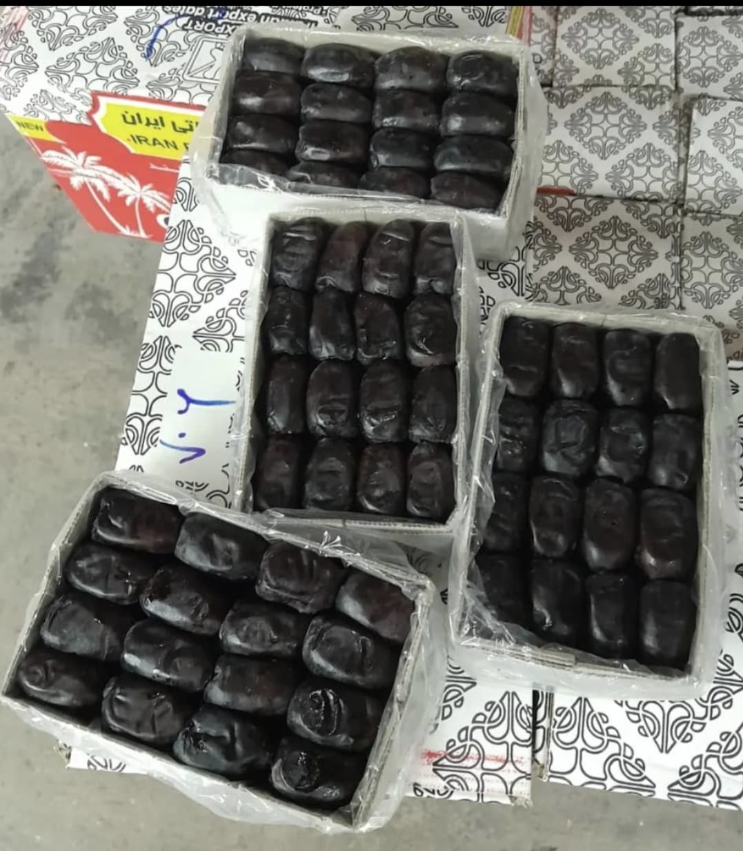 تصویر 3 از خرما مضافتی کارتونی + قیمت فروش مستقیم از کارخانه