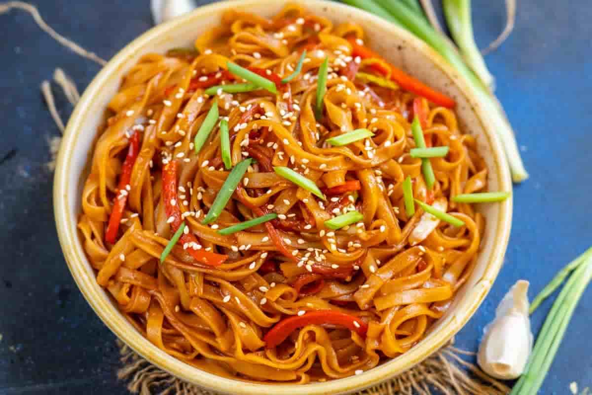 تصویر 4 از قیمت نودل مرغ و قارچ + فروش ویژه