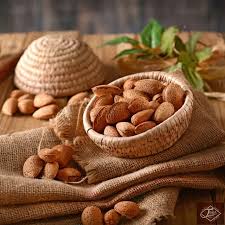 تصویر 1 از فروش ویژه بادام سنگی تازه از باغات سامان مناسب آجیل شب یلدا