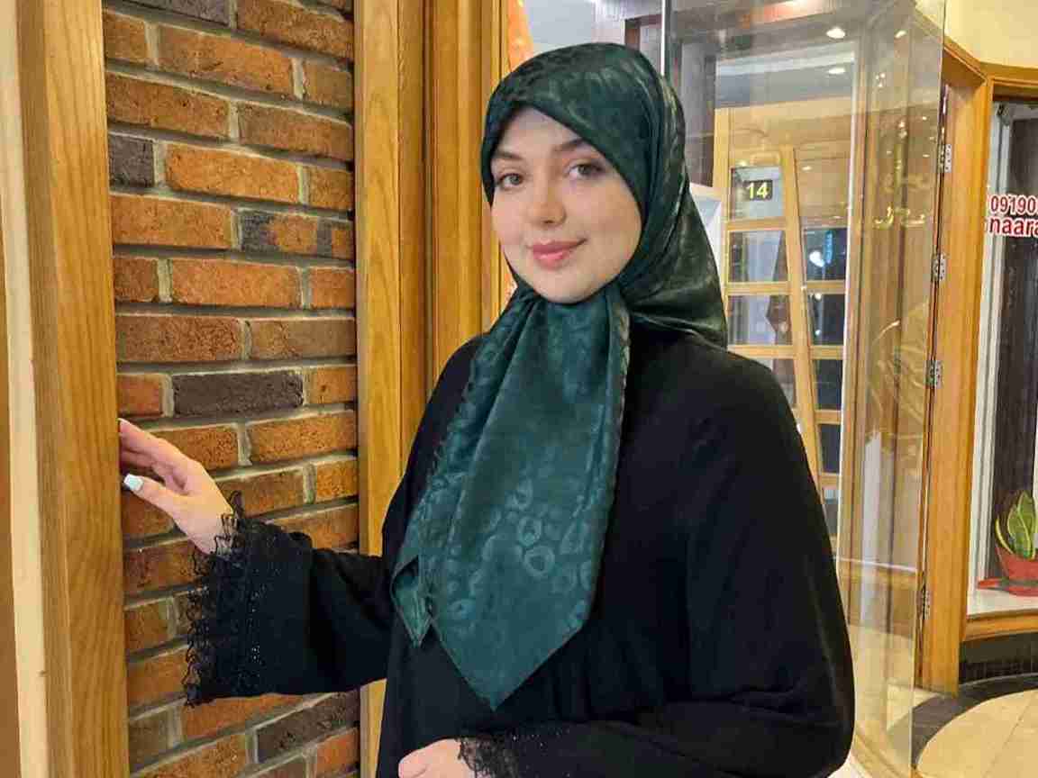 تصویر 2 از قیمت روسری ساتن قواره ۱۰۰ + خرید باور نکردنی