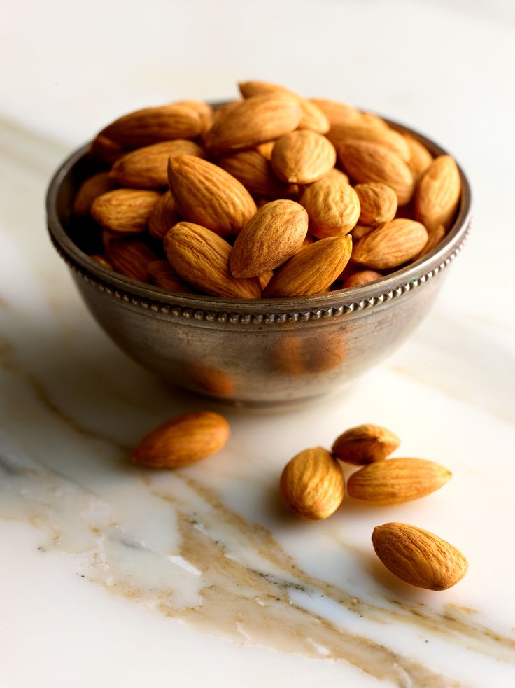 تصویر 1 از عرضه بادام درختی شور مناسب پذیرایی + فروش عمده