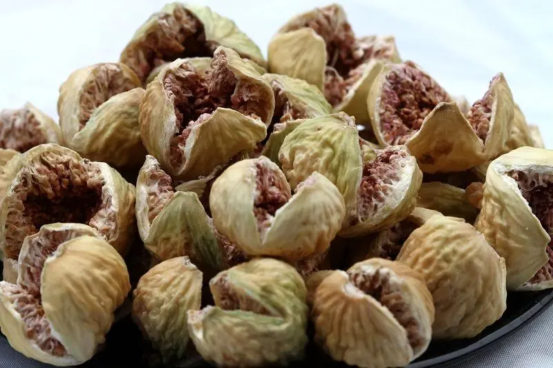 تصویر 1 از بهترین انجیر خشک پرک درشت + قیمت خرید عالی