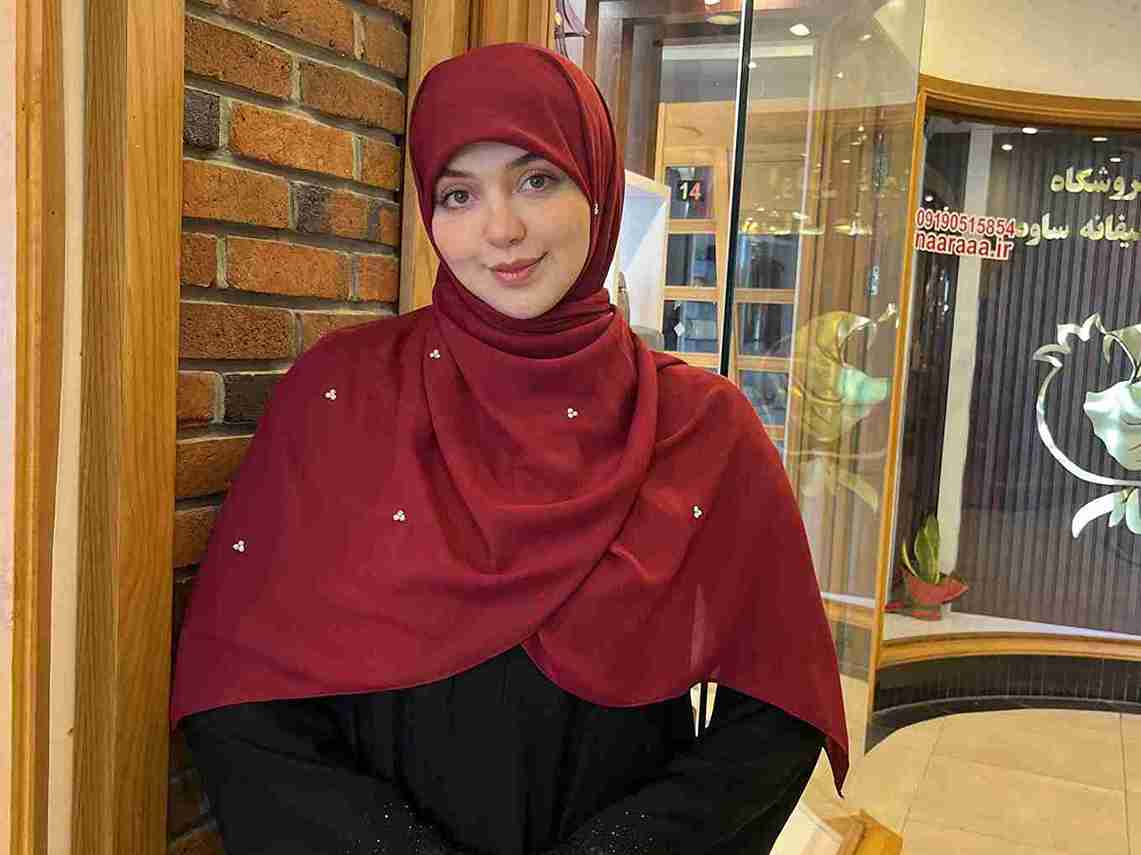 تصویر 2 از راهنمای خرید روسری کرپ نگین دار + قیمت عمده