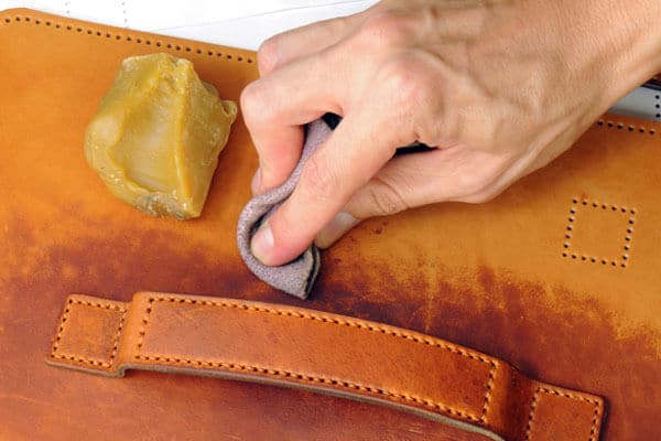 تصویر 4 از خرید و فروش واکس کیف و کفش چرم با شرایط فوق العاده