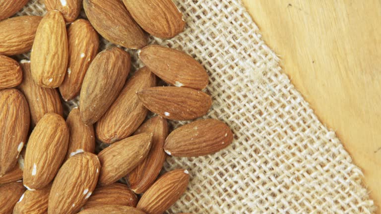تصویر 4 از بادام درختی زربار با قیمت به  صرفه