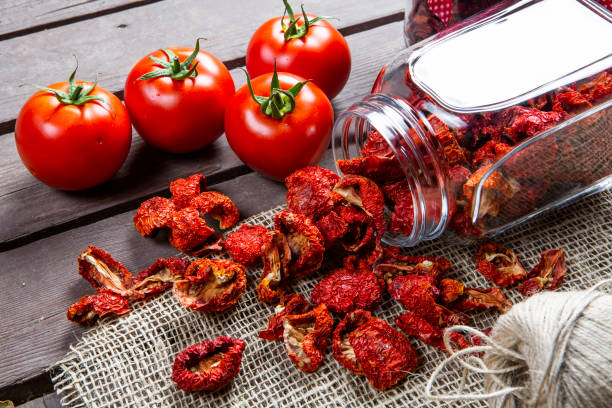 خرید و فروش گوجه خشک حرارتی + قیمت عمده