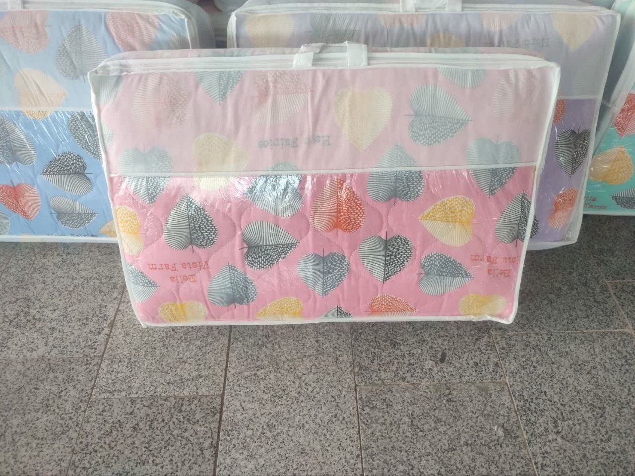 تصویر 1 از بازار خرید تشک مسافرتی ارزان از اصفهان