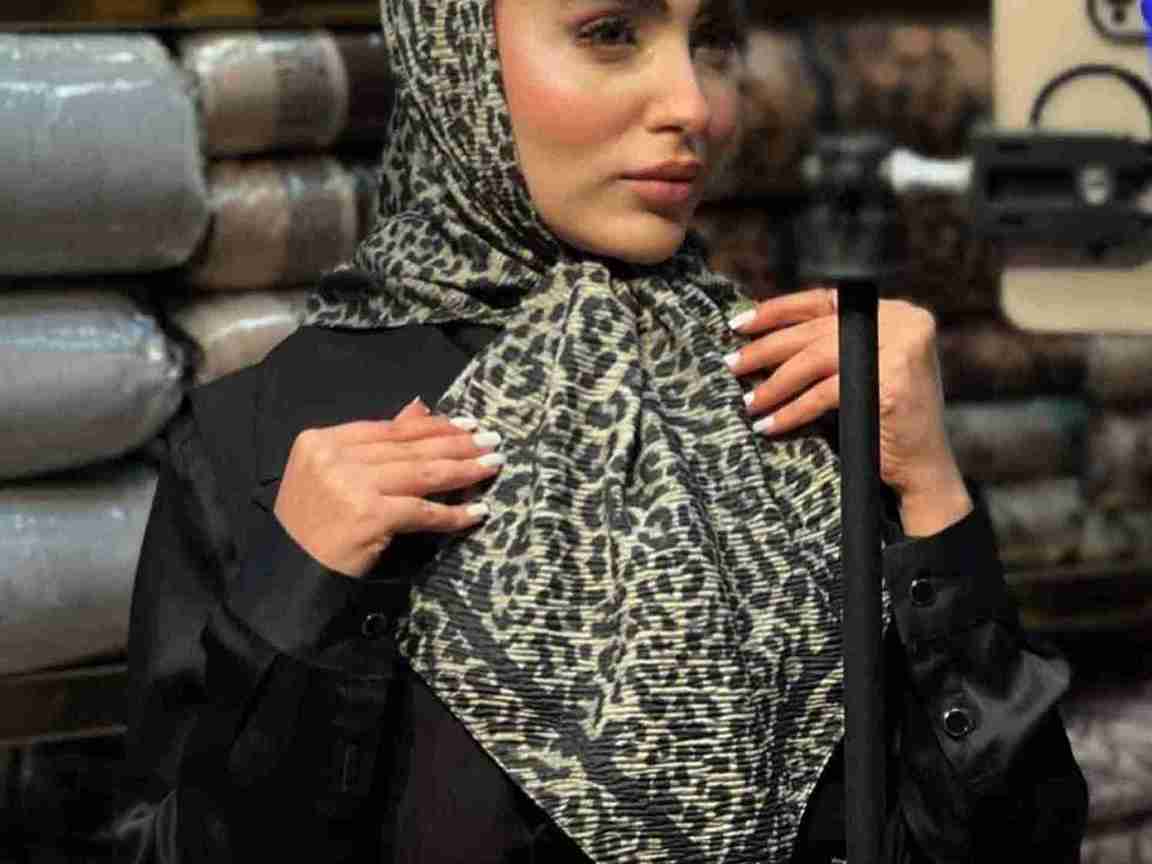 تصویر 5 از قیمت روسری پلیسه طرح دار + خرید باور نکردنی