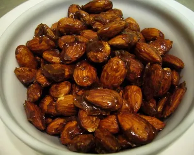 تصویر 3 از خرید بادام درختی لعابی + بهترین قیمت
