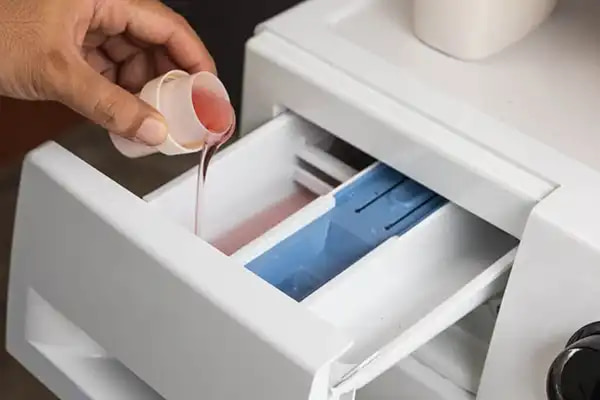 تصویر 3 از قیمت خرید مایع لباسشویی مناسب لباس سفید کودک + فروش ویژه