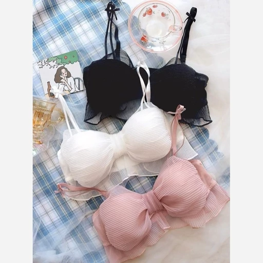 تصویر 1 از ست شورت و سوتین فانتزی عروس حریر طرح پاپیون و تور