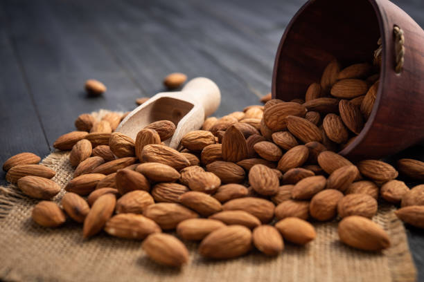 تصویر 5 از قیمت خرید مغز بادام درختی عمده به صرفه و ارزان