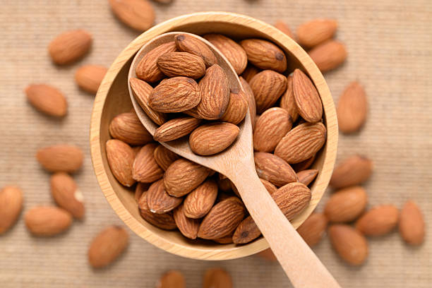 قیمت خرید مغز بادام درختی با فروش عمده