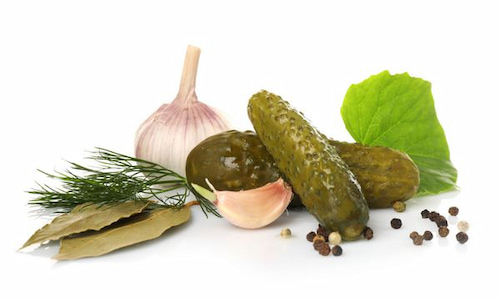 قیمت خیارشور ترد رستورانی + برند کامروز