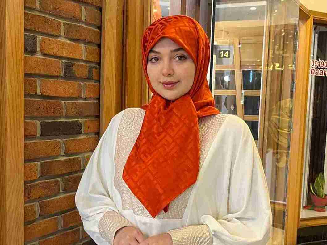 تصویر 4 از قیمت خرید روسری ساتن قواره ۱۰۰ + فروش ویژه