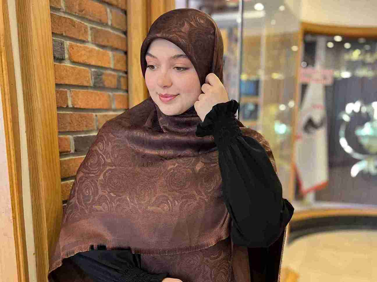تصویر 1 از خرید عمده جدیدترین روسری نخ ابریشم لمه دار + شرایط ویژه