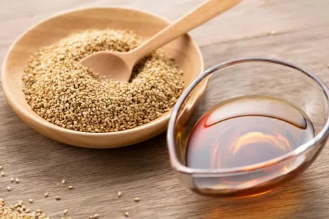 تصویر 3 از روغن کنجد تصفیه‌ شده ۱ لیتری در بسته‌ بندی لوکس + ماندگاری بالا