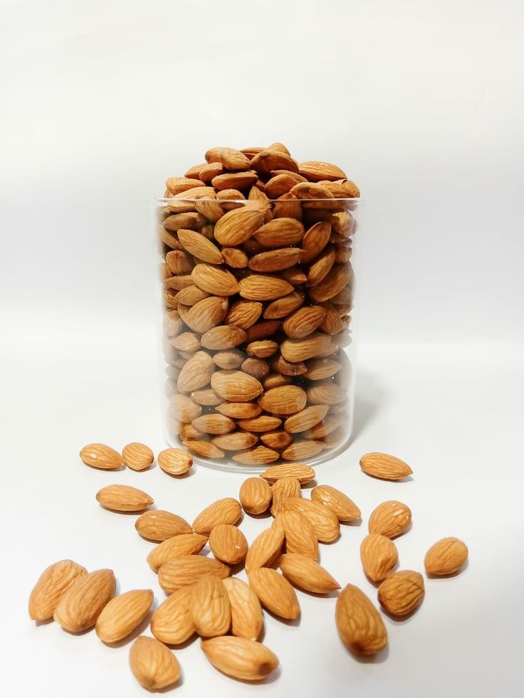 بادام نیمه سنگی