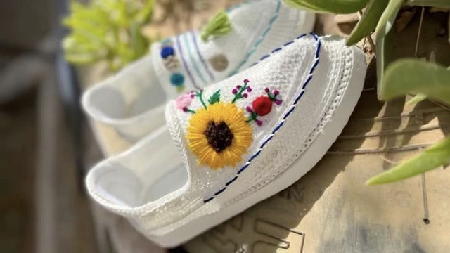 تصویر 1 از قیمت خرید گیوه زنانه سفید عمده به صرفه و ارزان