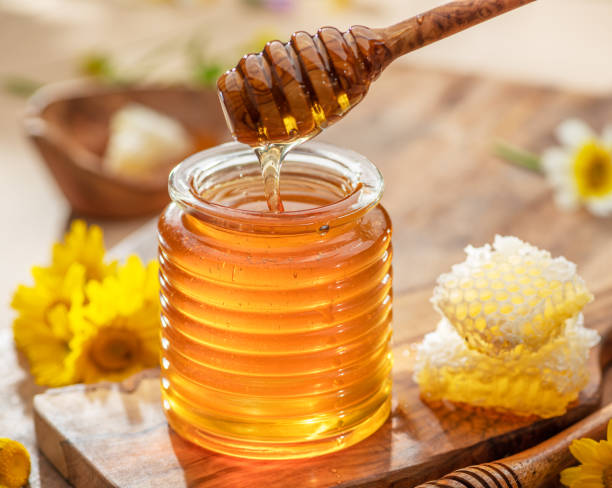 تصویر 4 از خرید عسل ۹۰۰ گرمی فامیلا + قیمت فروش استثنایی