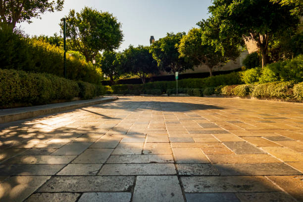 تصویر 3 از قیمت سنگ تراورتن کف حیاط + خرید باور نکردنی