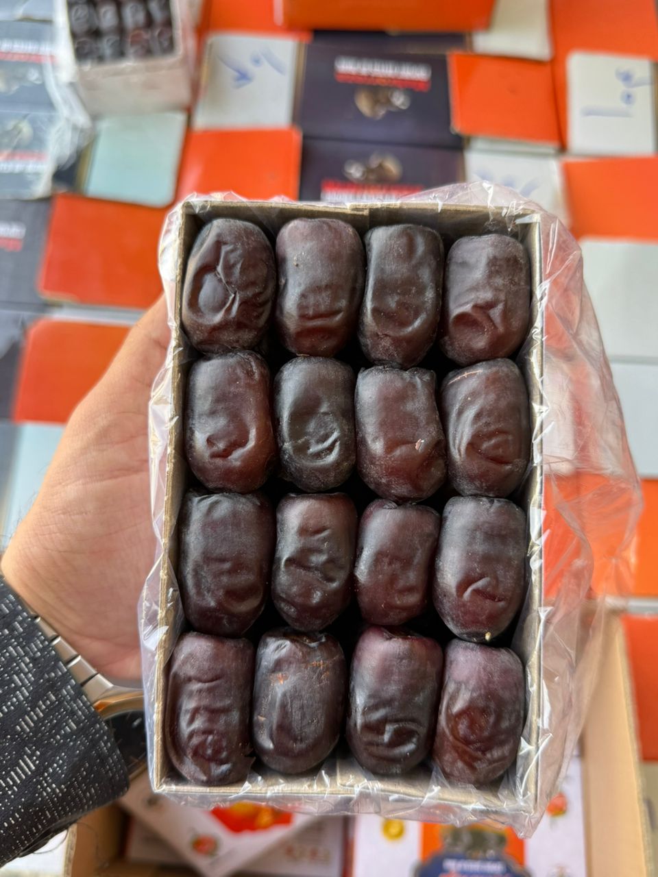 خرما مضافتی کامین مناسب مصرف خانگی و پذیرایی