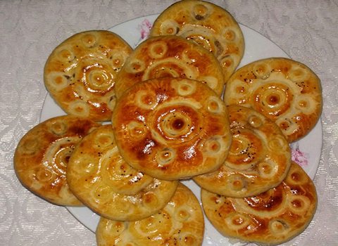تصویر 1 از قیمت خرید کلوچه گردویی لاهیجان + فروش ویژه