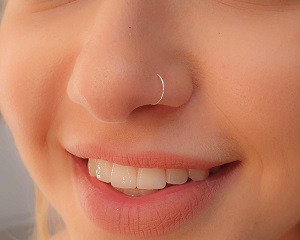 قیمت آنژیوکت برای پیرسینگ بینی با کیفیت ارزان + خرید عمده