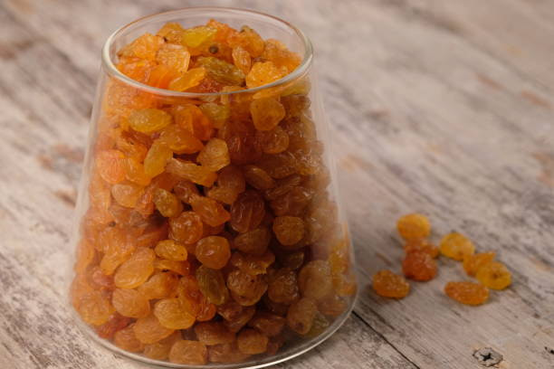 تصویر 2 از خرید کشمش پلویی تیزابی درجه یک + قیمت فروش استثنایی