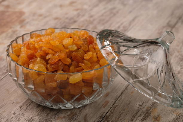 تصویر 1 از خرید کشمش پلویی تیزابی درجه یک + قیمت فروش استثنایی