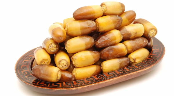 تصویر 1 از خرما عسلی طبس طلایی و نرم با طعم به یاد ماندنی