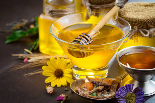 تصویر 4 از عسل چهل گیاه طبیعی با طعمی غنی و عطری بی‌ نظیر