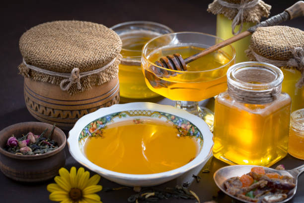 تصویر 1 از عسل چهل گیاه خالص با خواص درمانی و عطر گل‌ های وحشی
