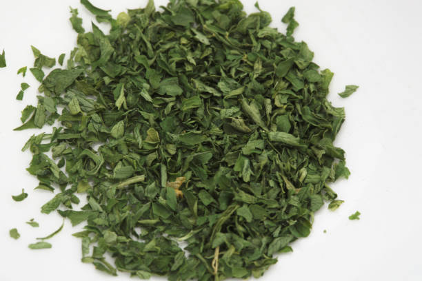 تصویر 3 از آویشن باغی خالص با عطری تند و طعمی گرم و دل‌ انگیز