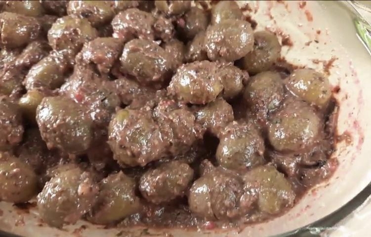 تصویر 1 از زیتون پرورده شمالی اصیل با طعمی تند و عطری بی‌ نظیر از دل گیلان