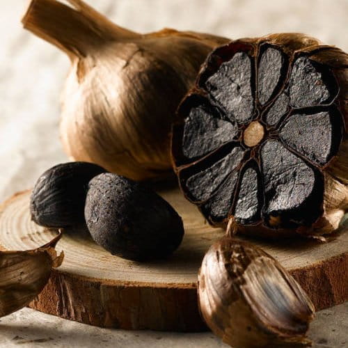 تصویر 1 از سیر سیاه مرغوب با کیفیت ممتاز مناسب آشپزی و درمان طبیعی