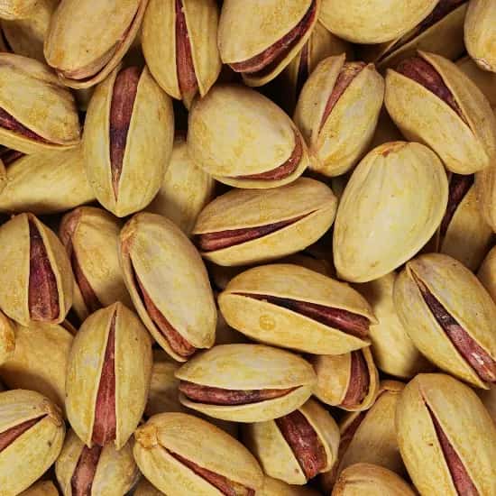 تصویر 2 از پسته تازه زعفرانی لحظه‌ ای شیرین و سرشار از انرژی