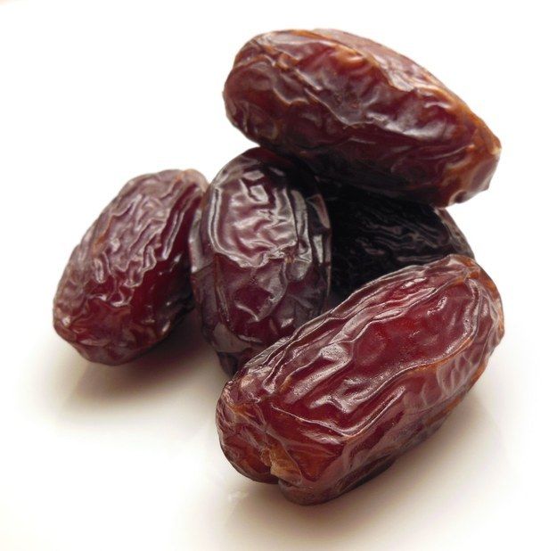 تصویر 2 از خرما پیارم تازه و شیرین بسته‌ بندی ویژه