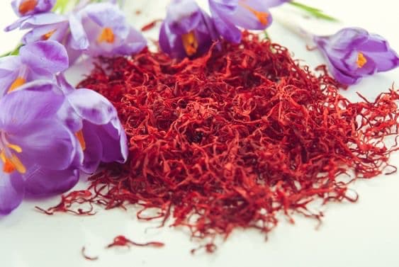 تصویر 4 از زعفران اعلا نگین با قدرت رنگ دهی بالا