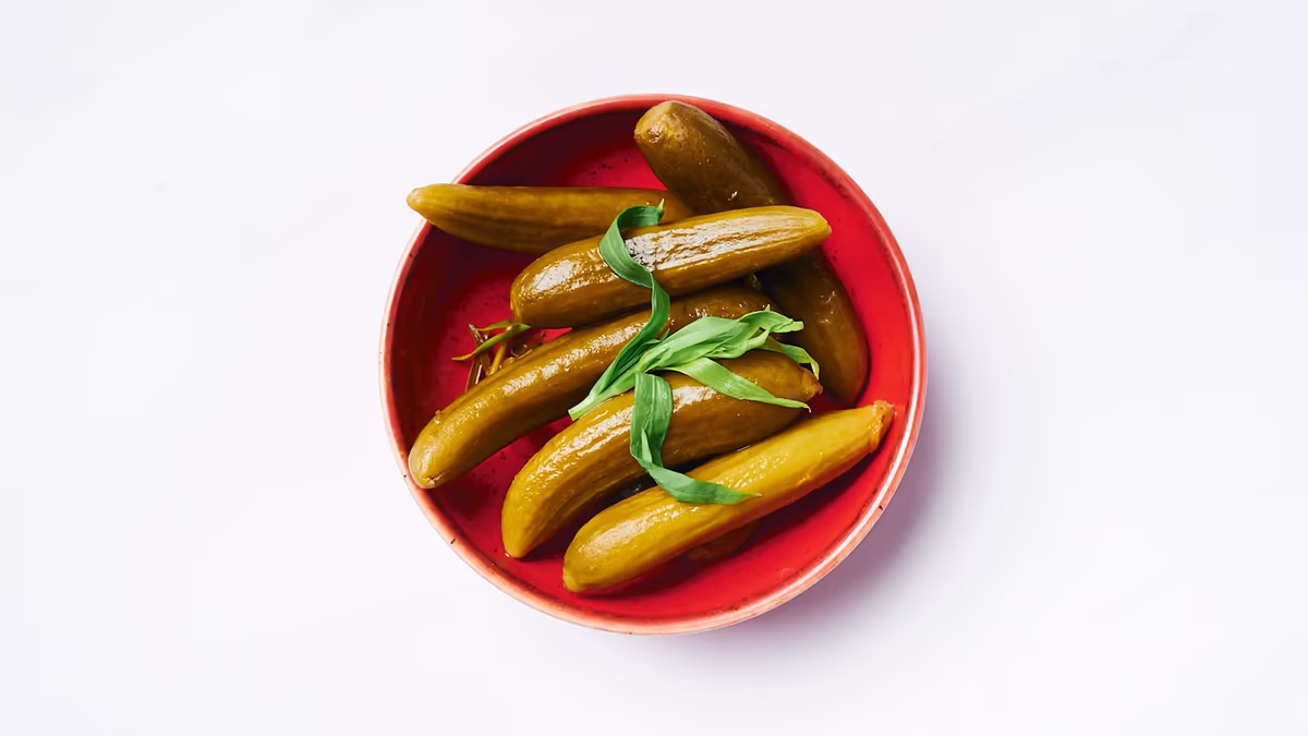 تصویر 4 از خیارشور سنتی ترد با طعم اصیل