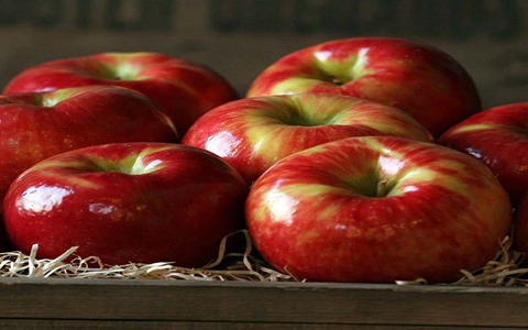 تصویر 5 از سیب قرمز درجه 1 بابلسر سبدی درشت