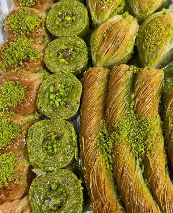 تصویر 3 از باقلوا پسته با گلاب و زعفران لذیذ درجه‌ یک